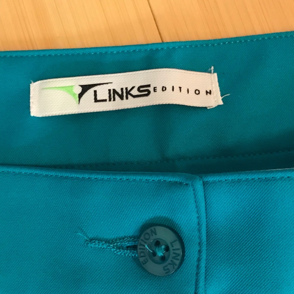 LADIES GOLF CAPRI PANTS, NWT - Picture 2 of 8